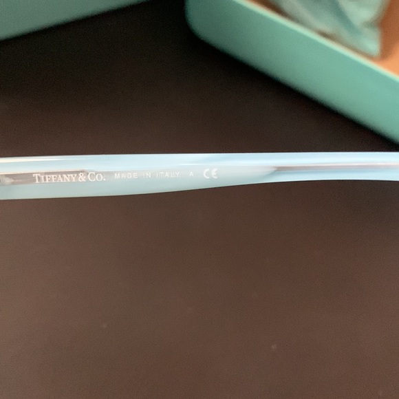 Sunglasses - Picture 7 of 8